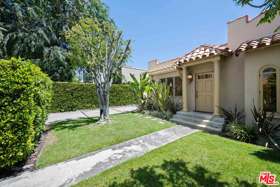 704 Westbourne Dr