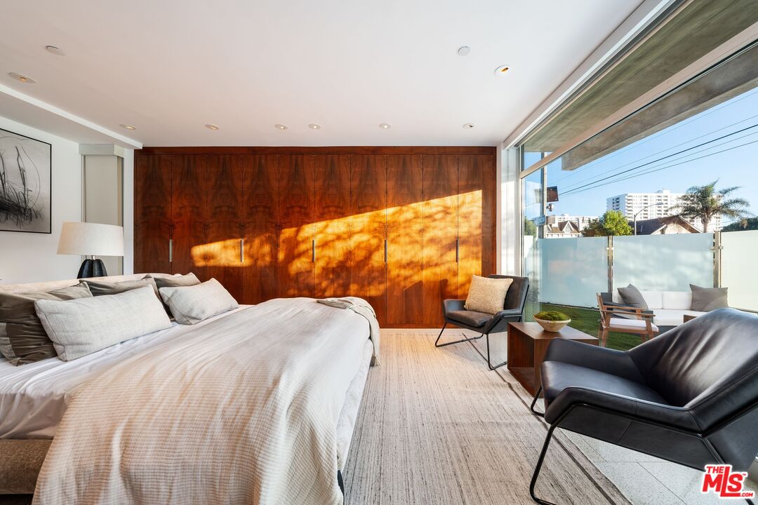 235 Ocean Park Blvd Unit: 1