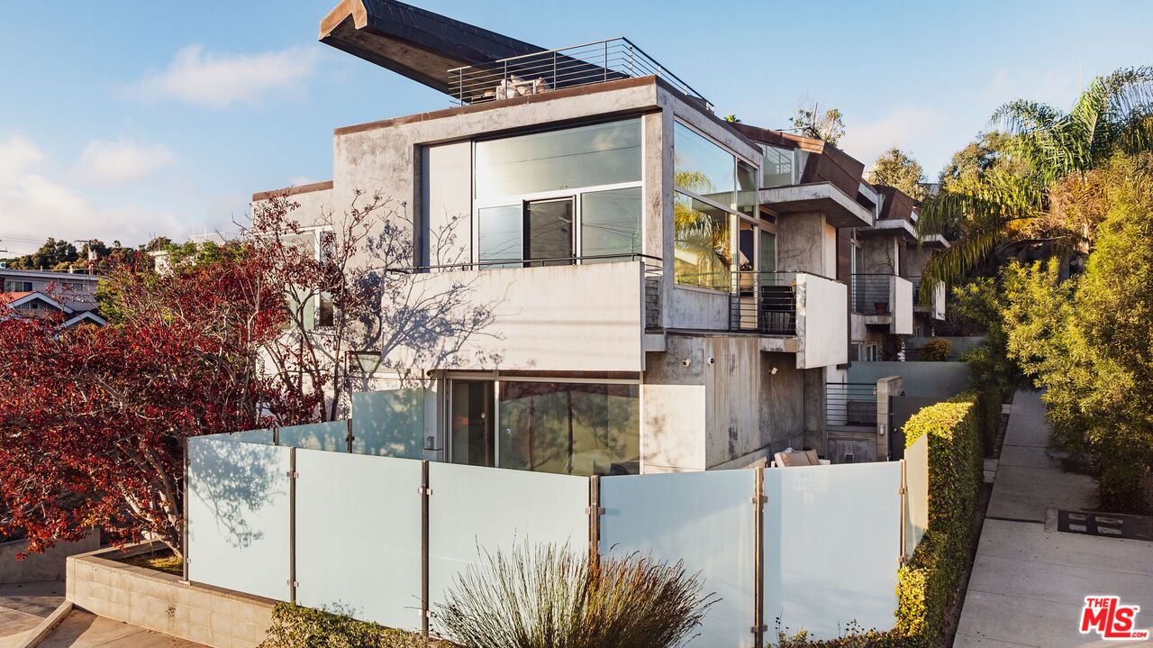 235 Ocean Park Blvd Unit: 1