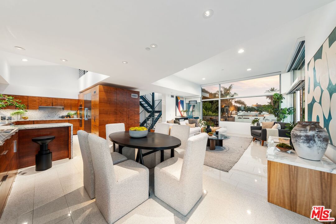 235 Ocean Park Blvd Unit: 1