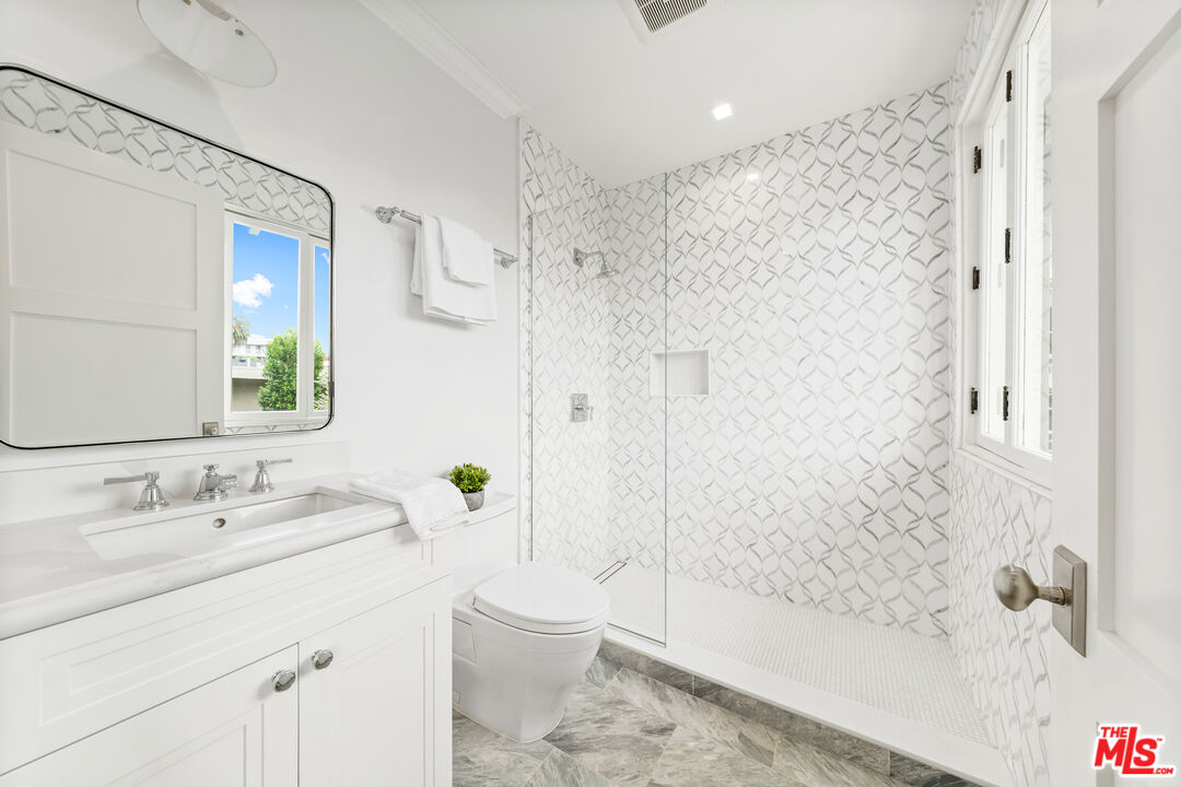 401 Ocean Ave Unit: 2