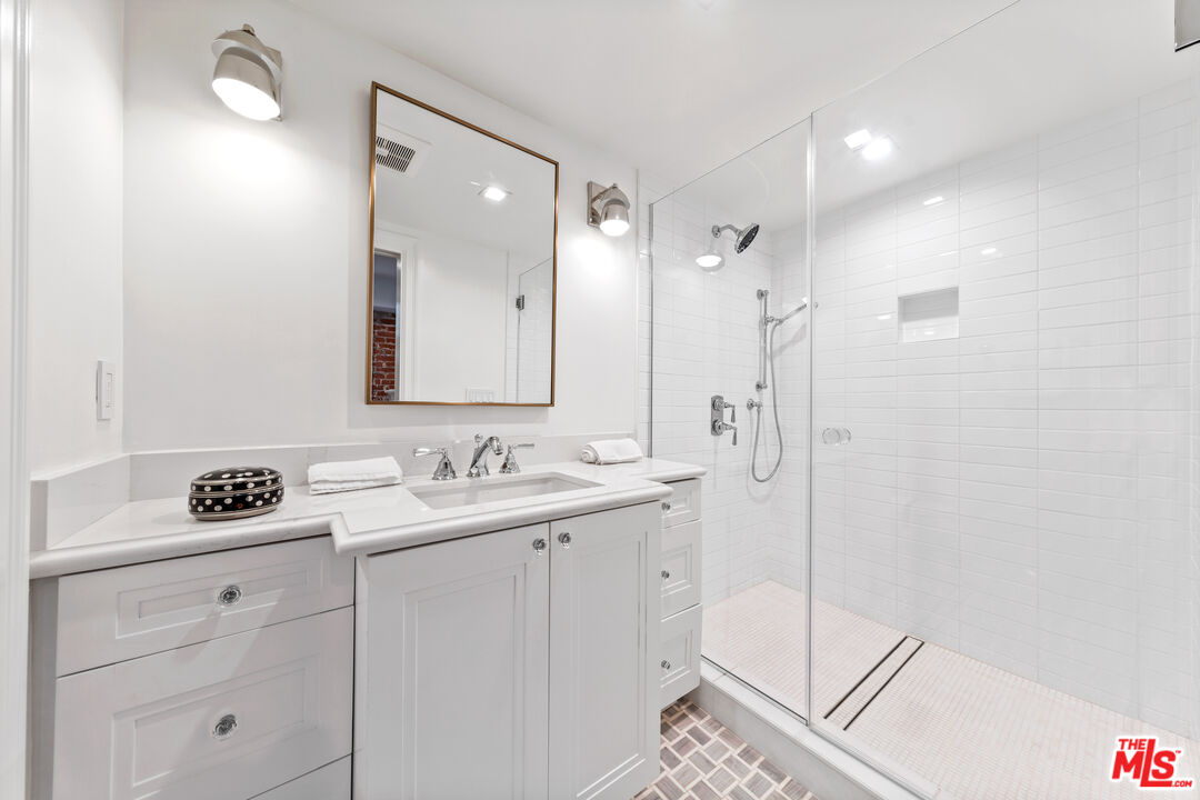 401 Ocean Ave Unit: 2