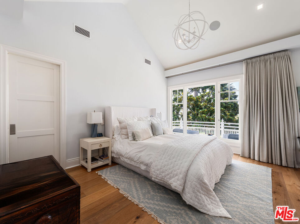 401 Ocean Ave Unit: 2