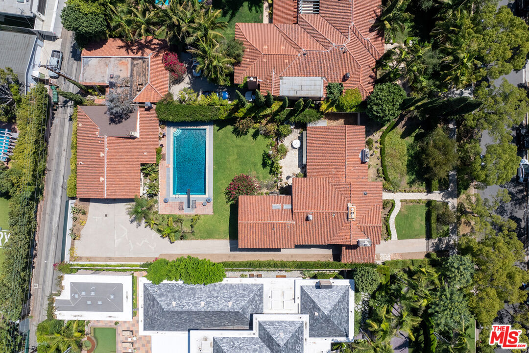 706 N Maple Dr