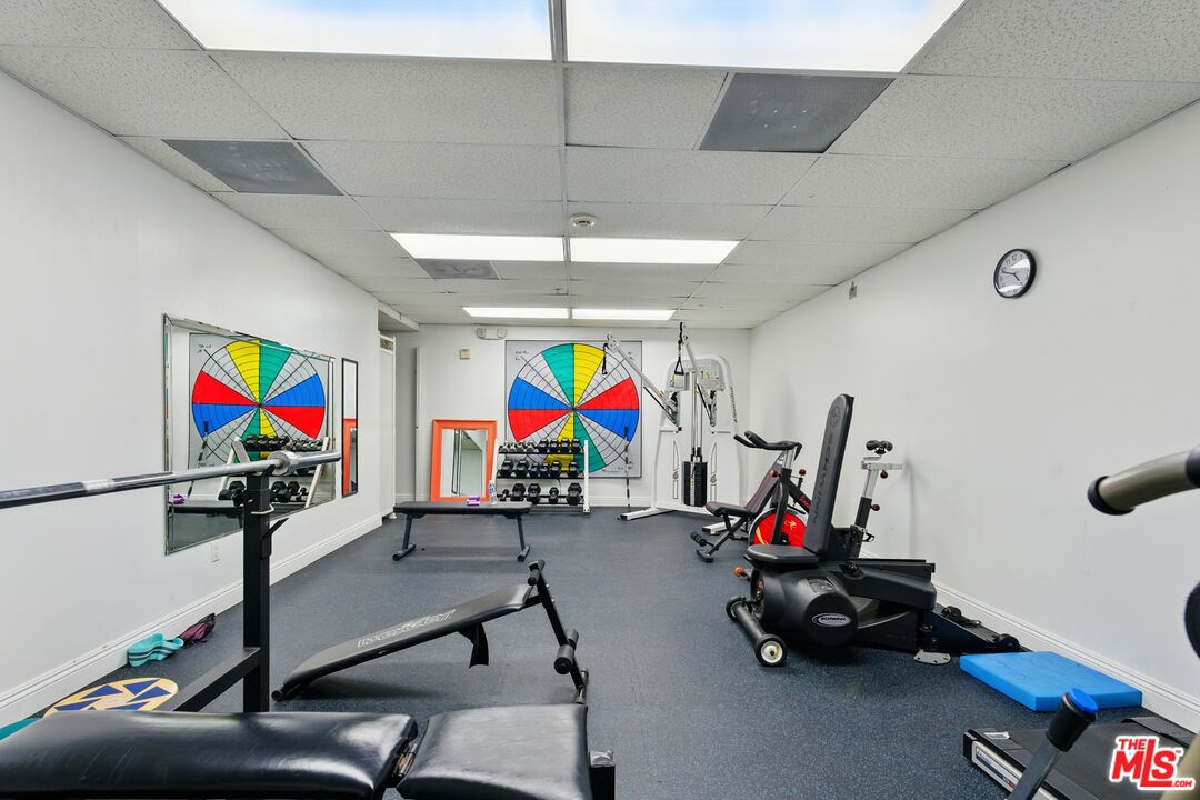 1861 Veteran Ave Unit: 102