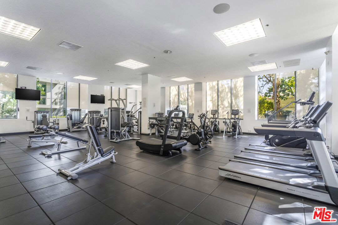 10724 Wilshire Blvd Unit: 1005