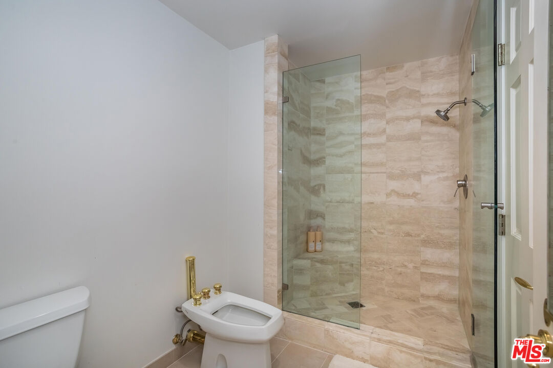 10724 Wilshire Blvd Unit: 1005