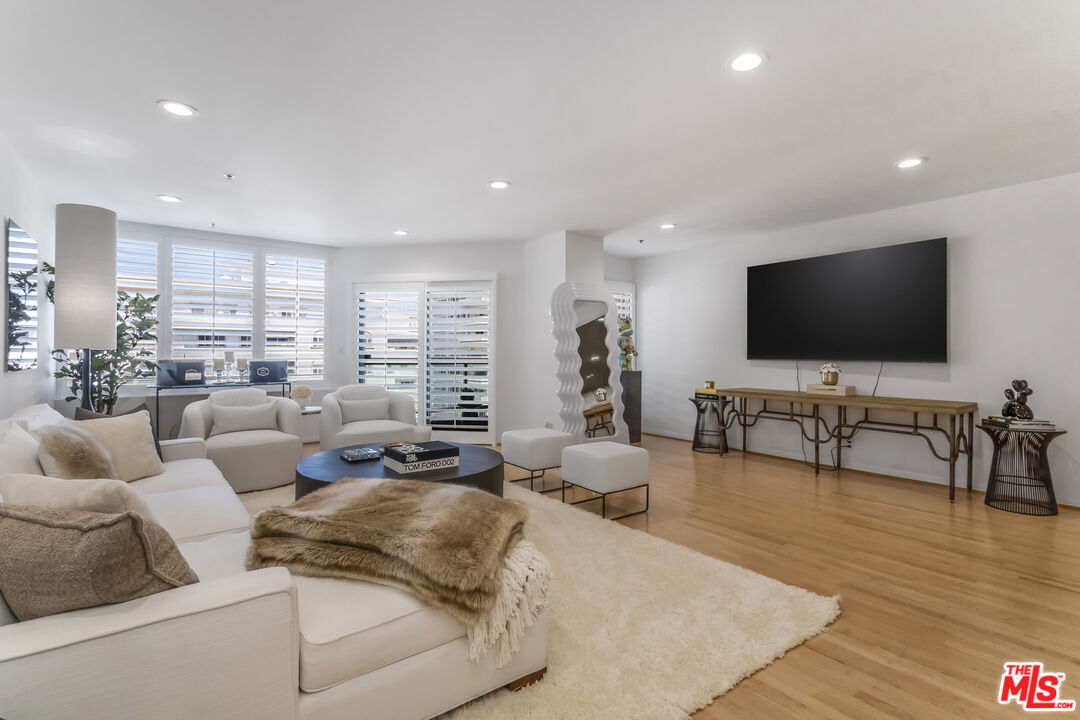 10724 Wilshire Blvd Unit: 1005
