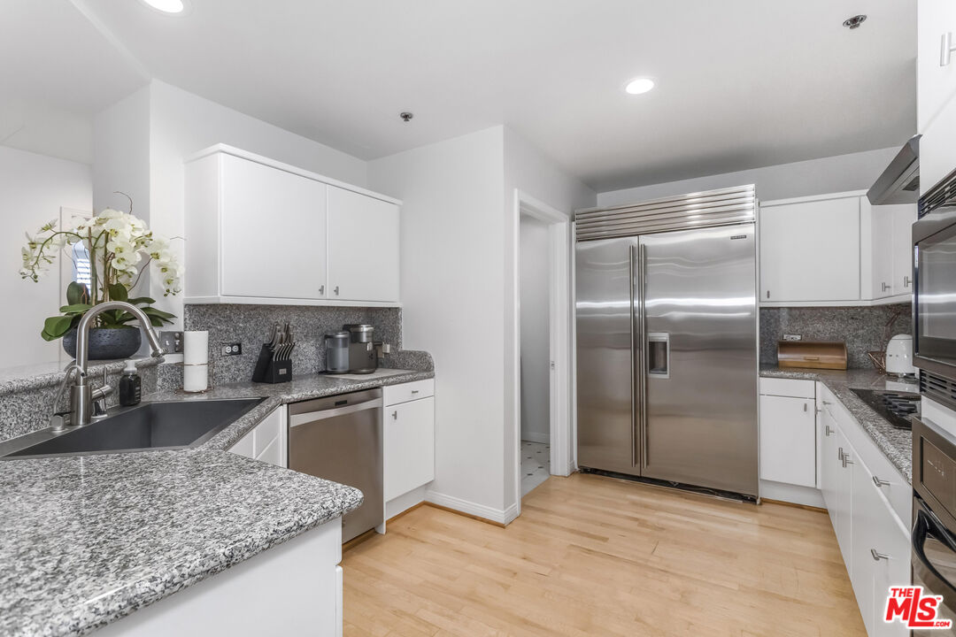 10724 Wilshire Blvd Unit: 1005