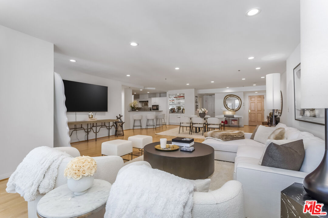 10724 Wilshire Blvd Unit: 1005