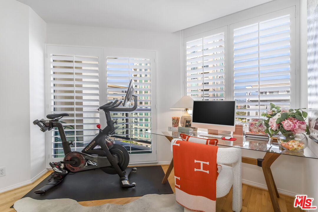 10724 Wilshire Blvd Unit: 1005