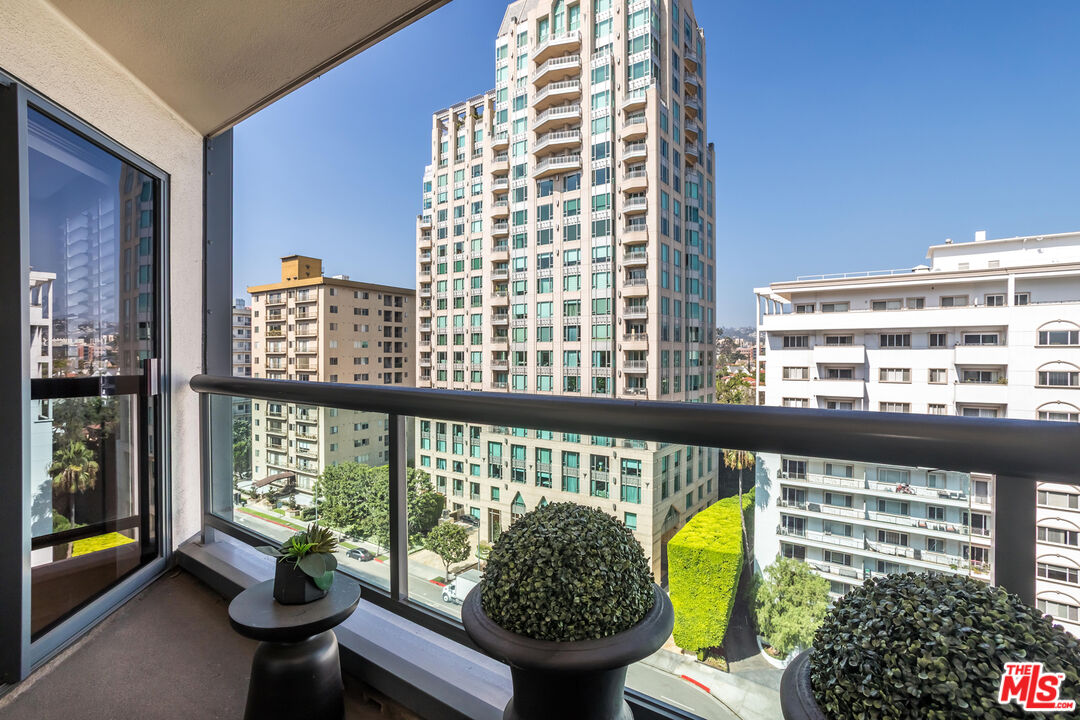 10724 Wilshire Blvd Unit: 1005