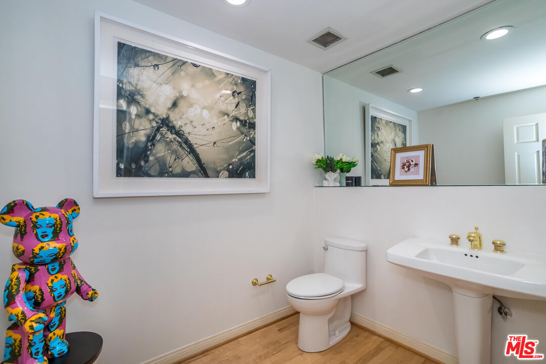 10724 Wilshire Blvd Unit: 1005
