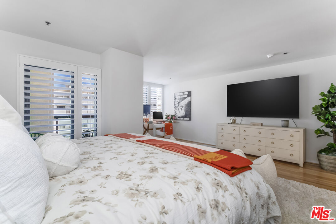 10724 Wilshire Blvd Unit: 1005