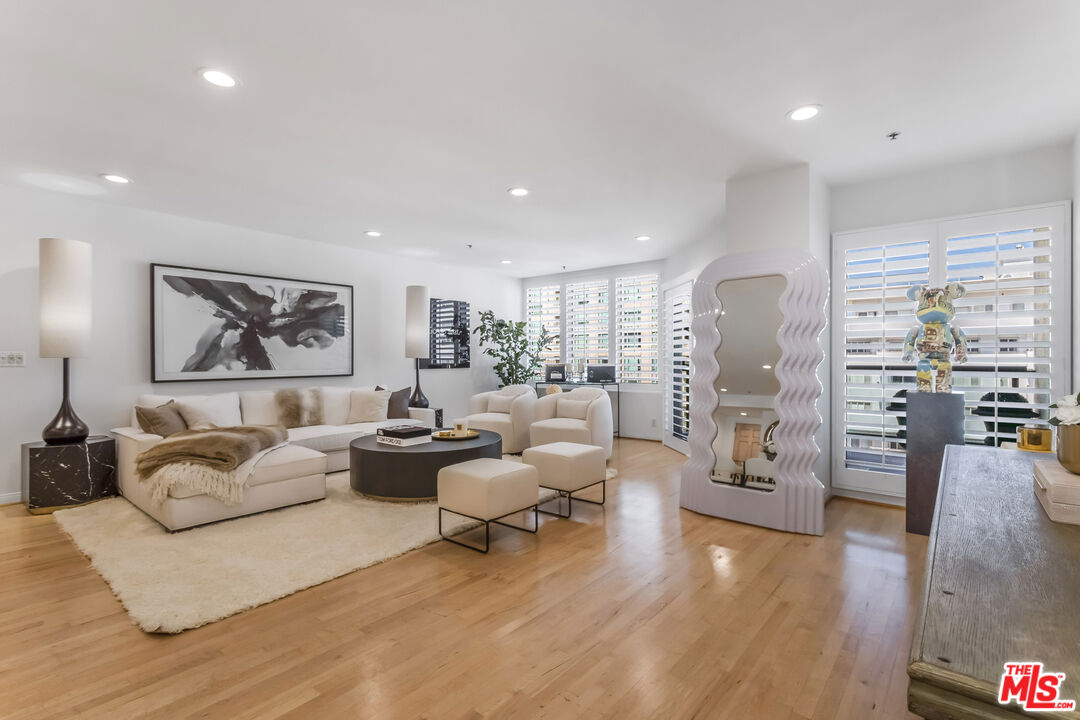 10724 Wilshire Blvd Unit: 1005