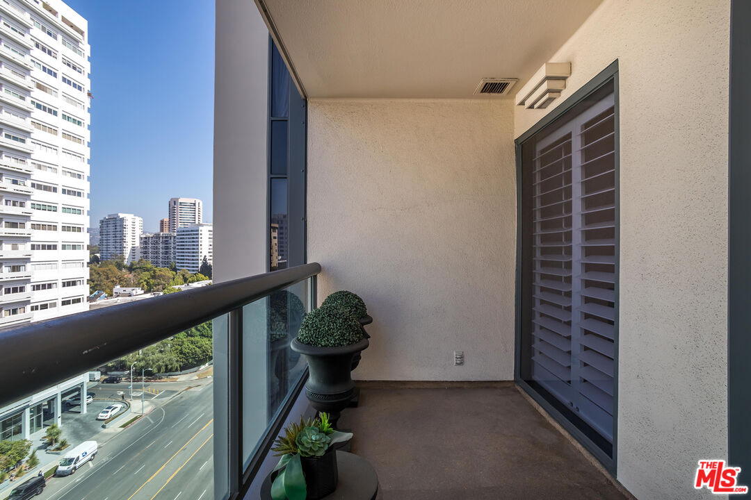 10724 Wilshire Blvd Unit: 1005