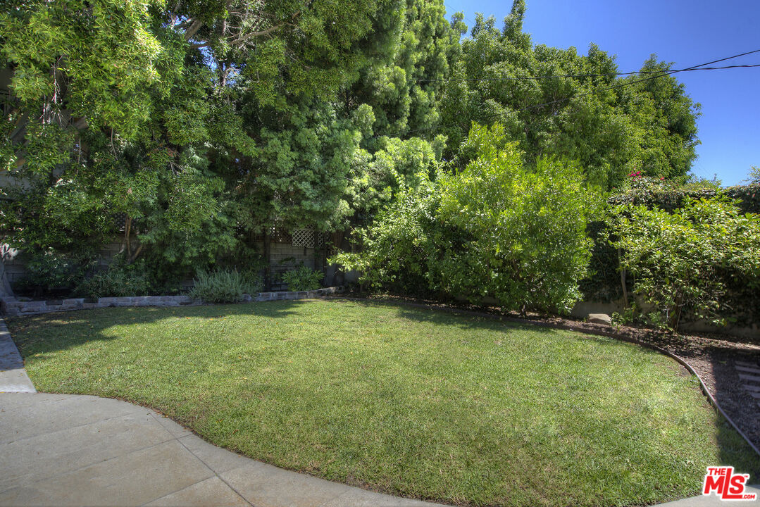 448 Westmount Dr