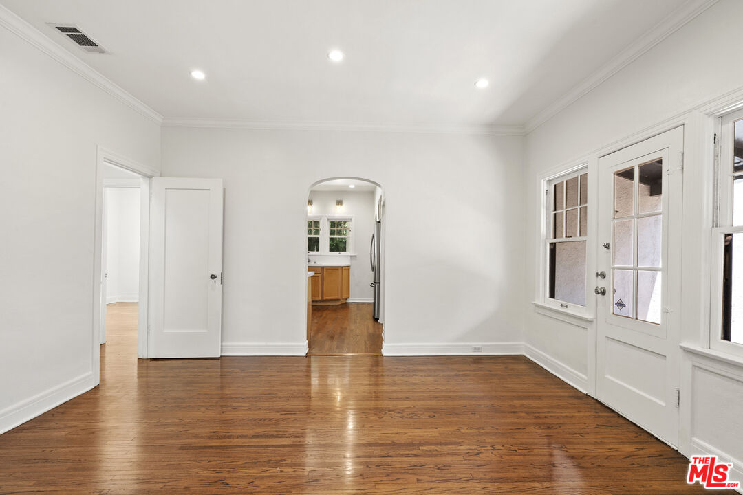448 Westmount Dr