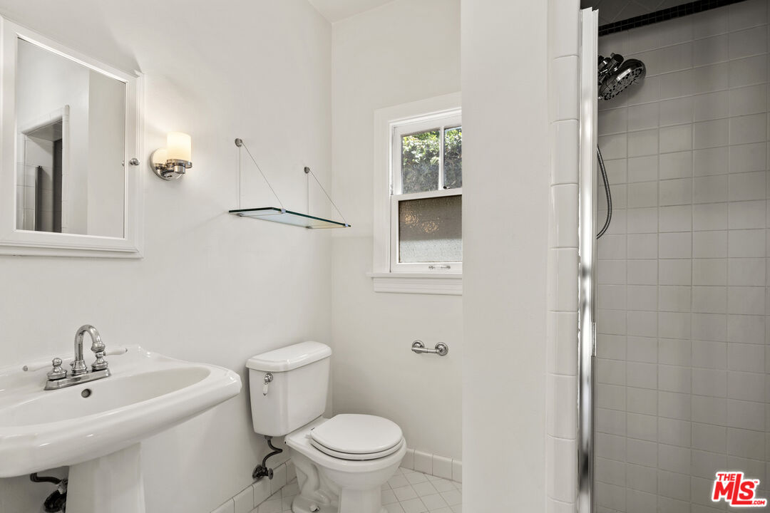 448 Westmount Dr
