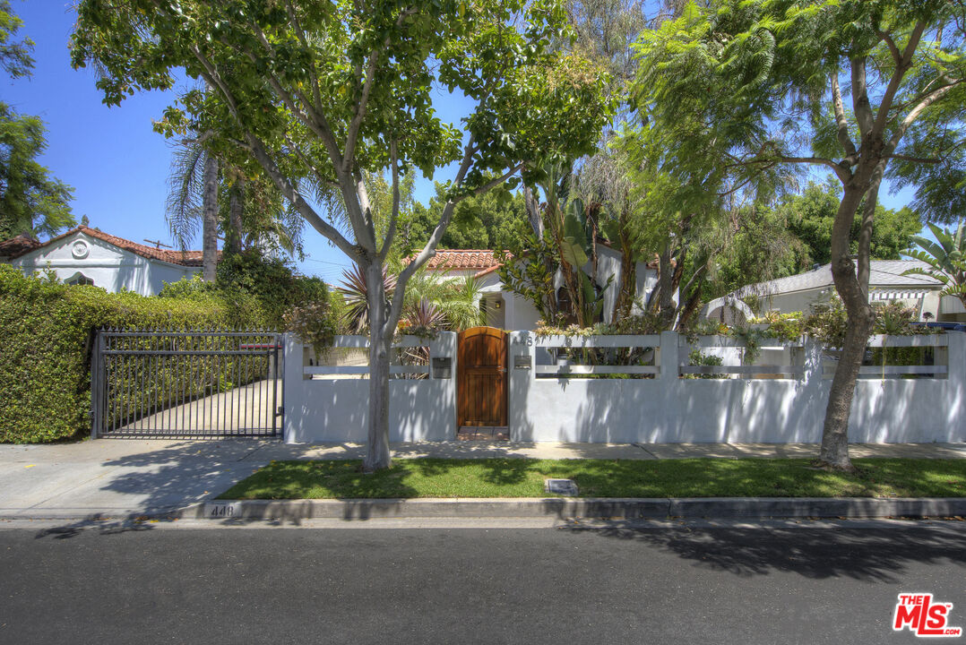 448 Westmount Dr