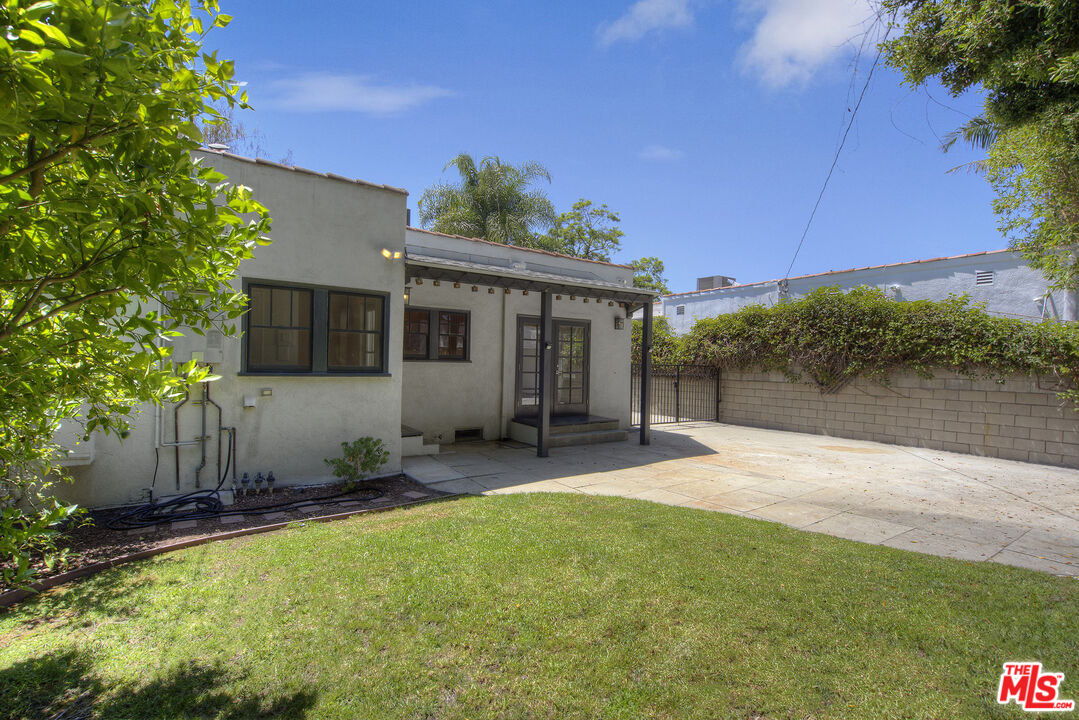 448 Westmount Dr