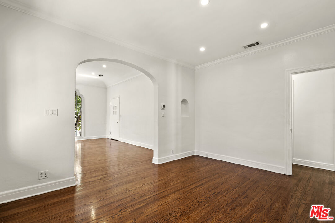 448 Westmount Dr