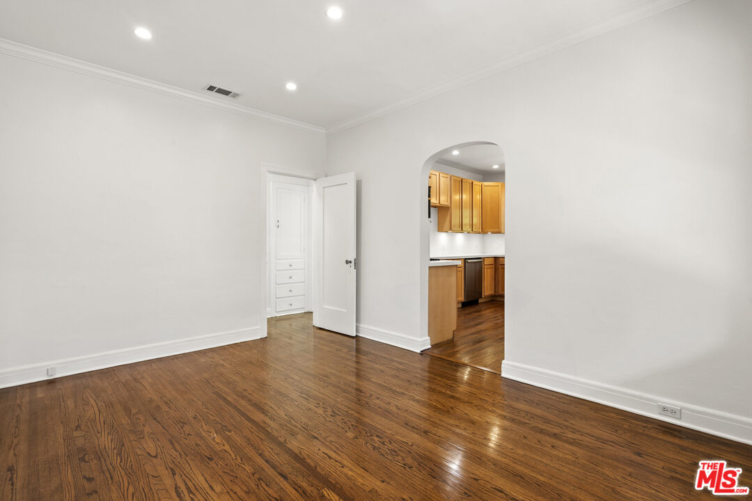 448 Westmount Dr