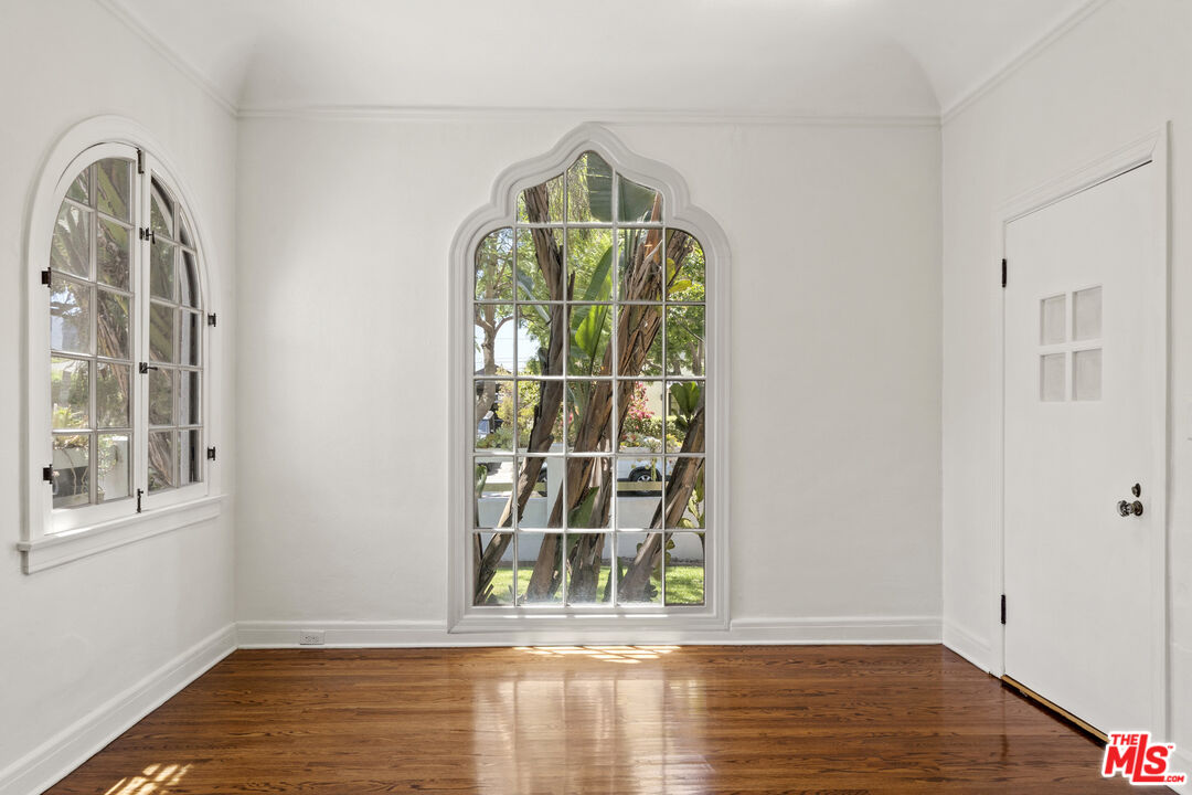 448 Westmount Dr