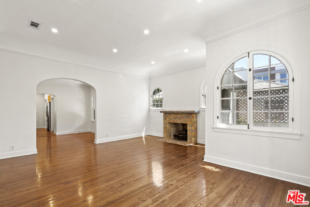 448 Westmount Dr