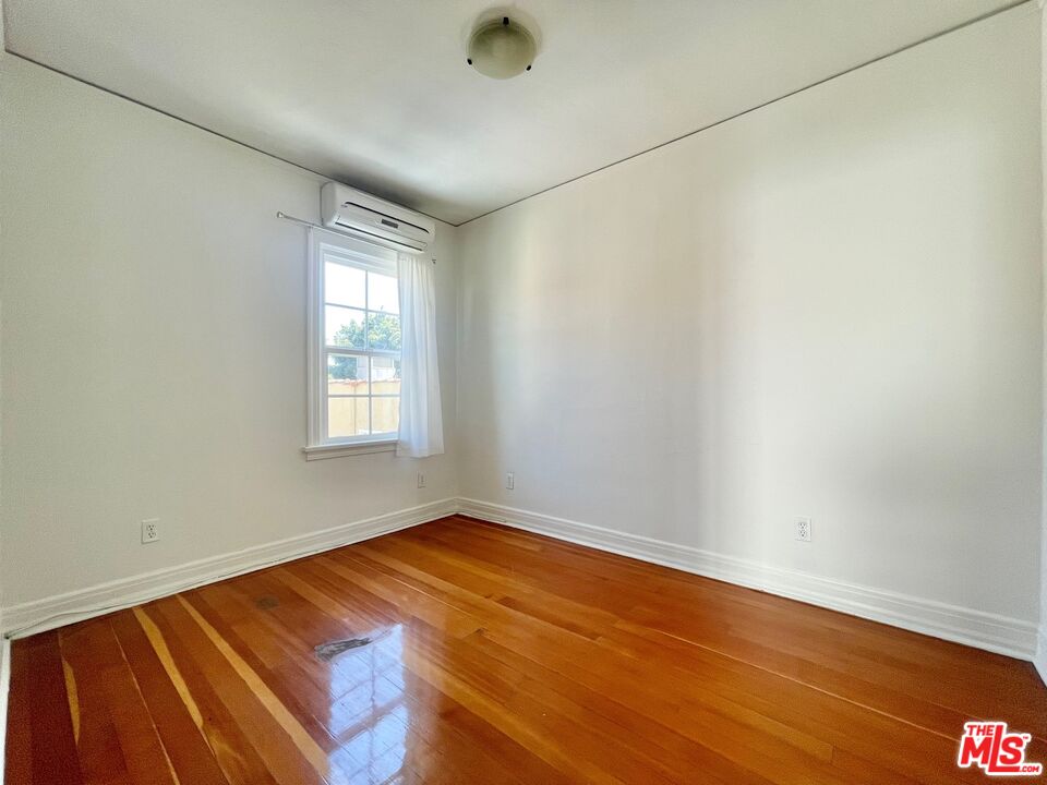 521 N Kings Rd