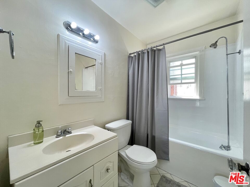 521 N Kings Rd