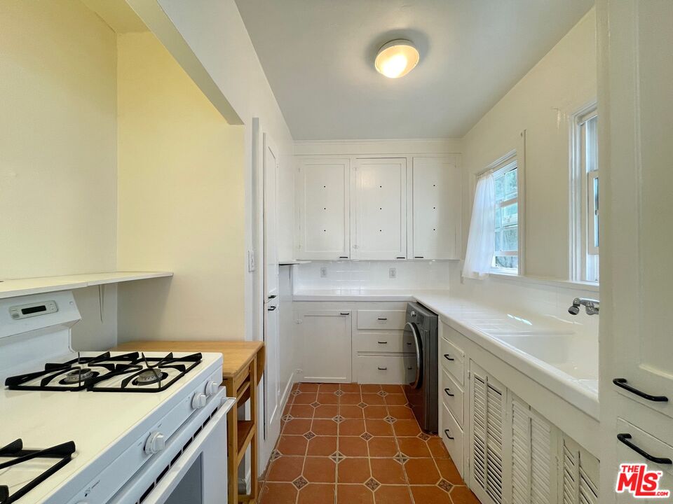 521 N Kings Rd