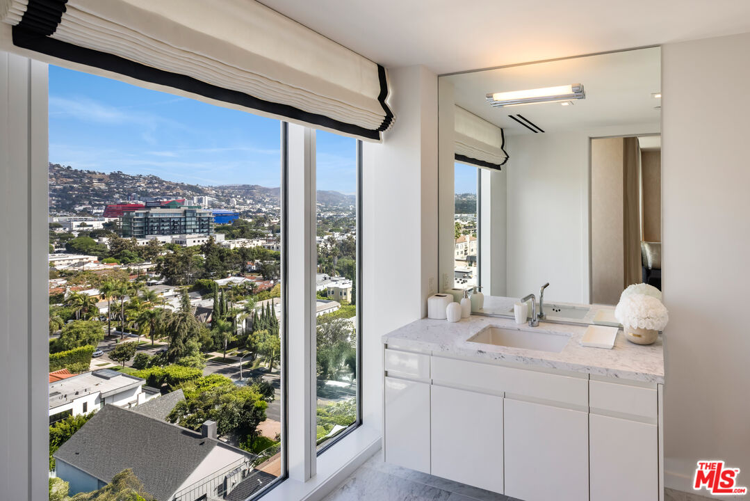 9000 W 3rd St Unit: 1101