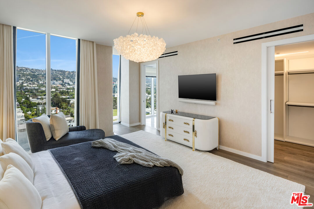 9000 W 3rd St Unit: 1101