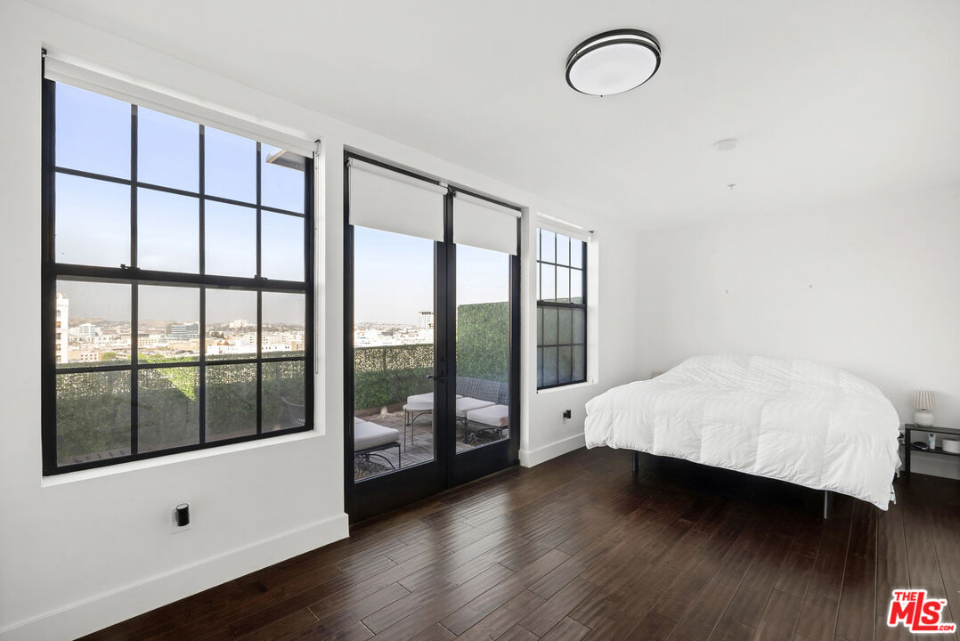 746 S Los Angeles St Unit: 1201