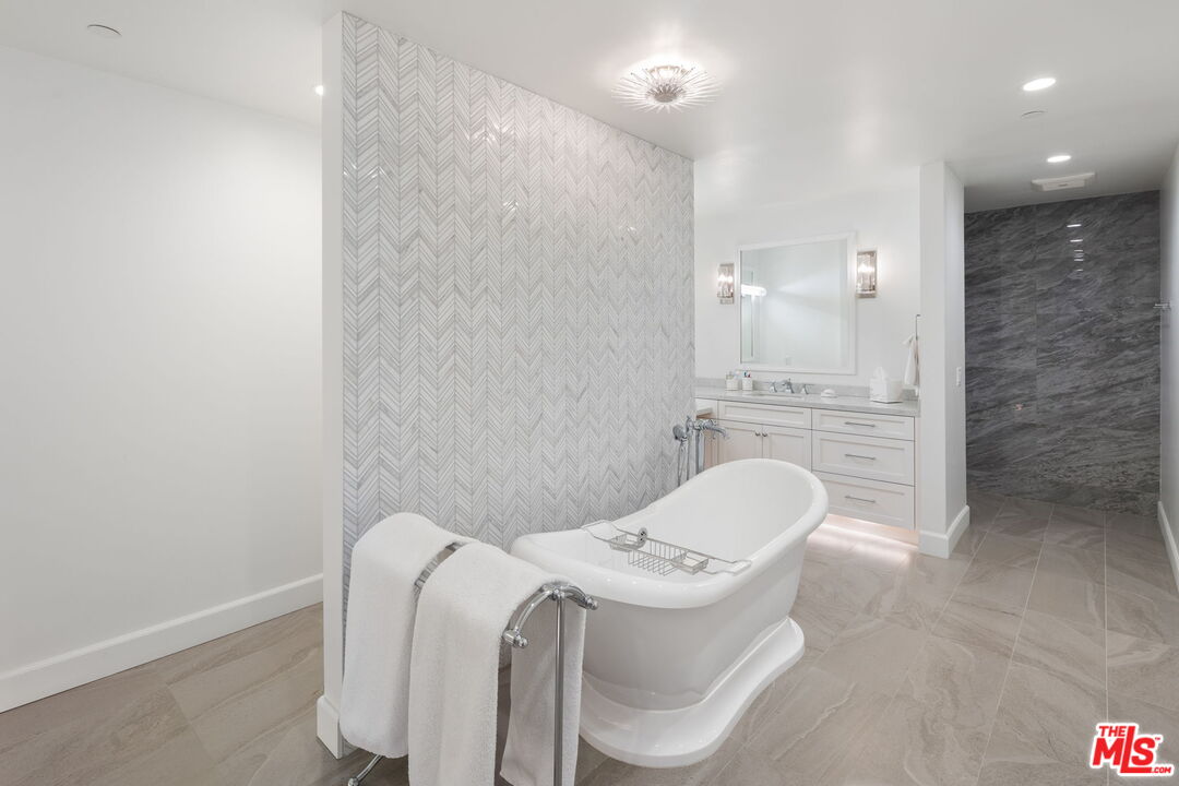 300 N Swall Dr Unit: 354