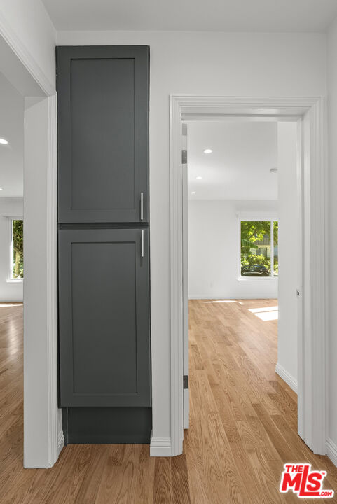 1233 N Harper Ave Unit: 1