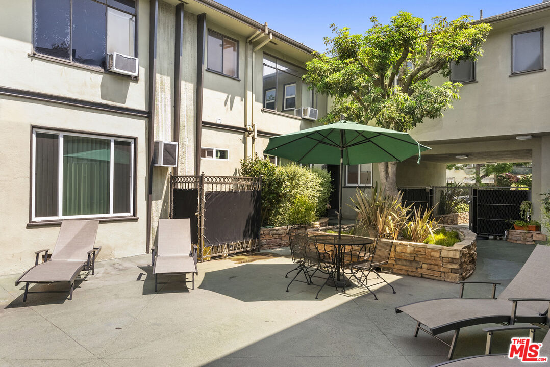 1233 N Harper Ave Unit: 1