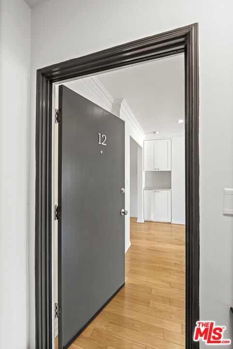 1233 N Harper Ave Unit: 12