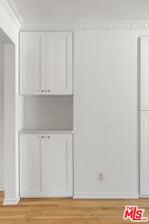 1233 N Harper Ave Unit: 12