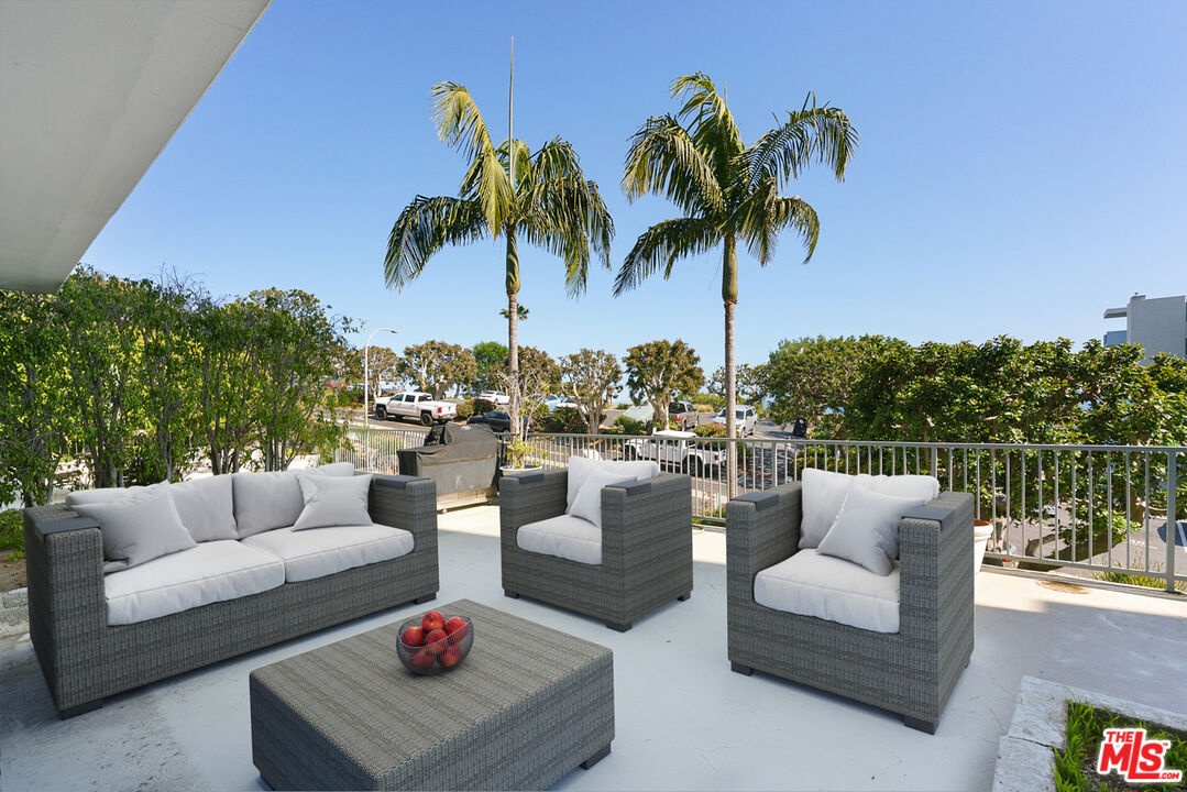 17350 W Sunset Blvd Unit: 103