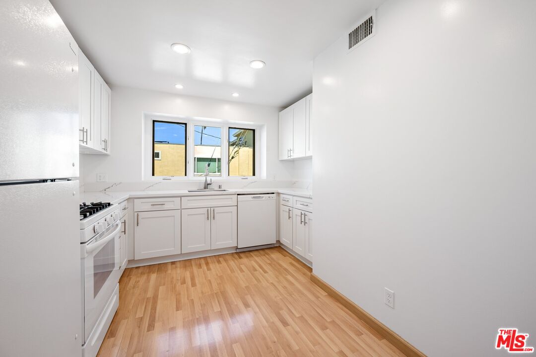 1808 Manning Ave Unit: 103