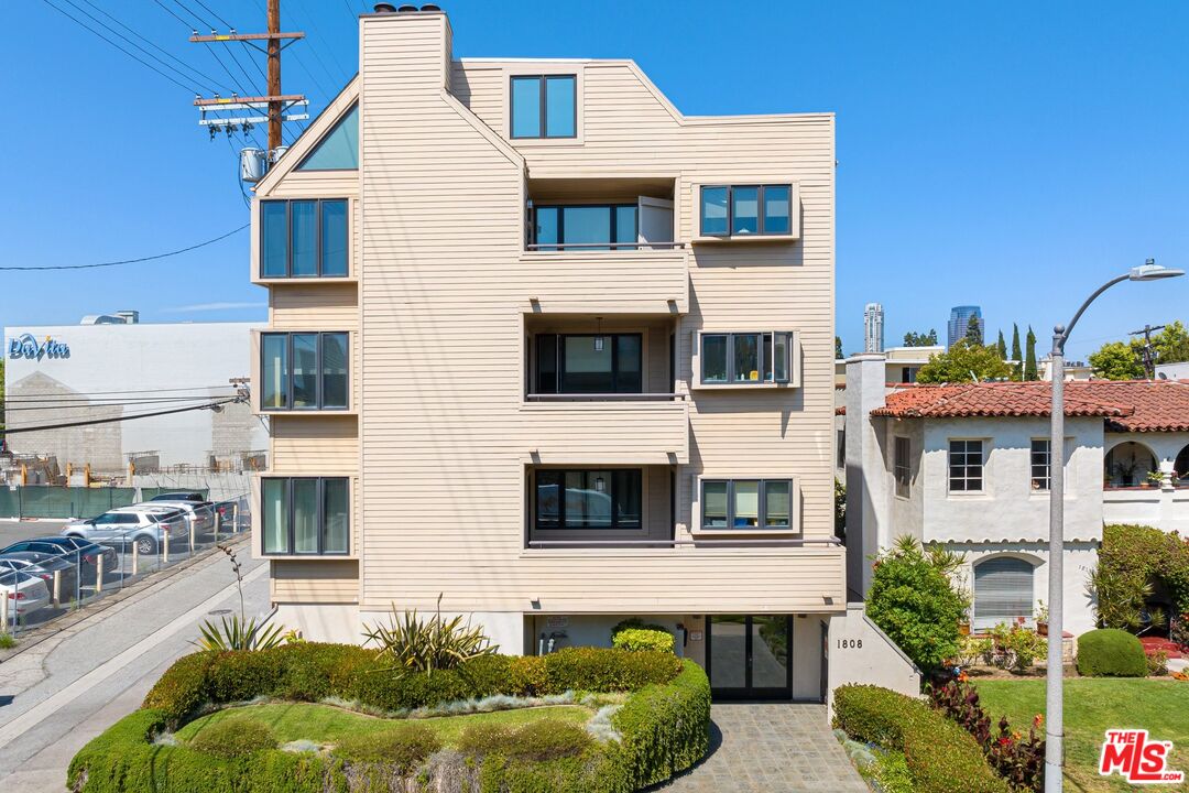1808 Manning Ave Unit: 103