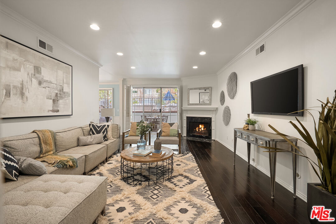 11667 Gorham Ave Unit: 206