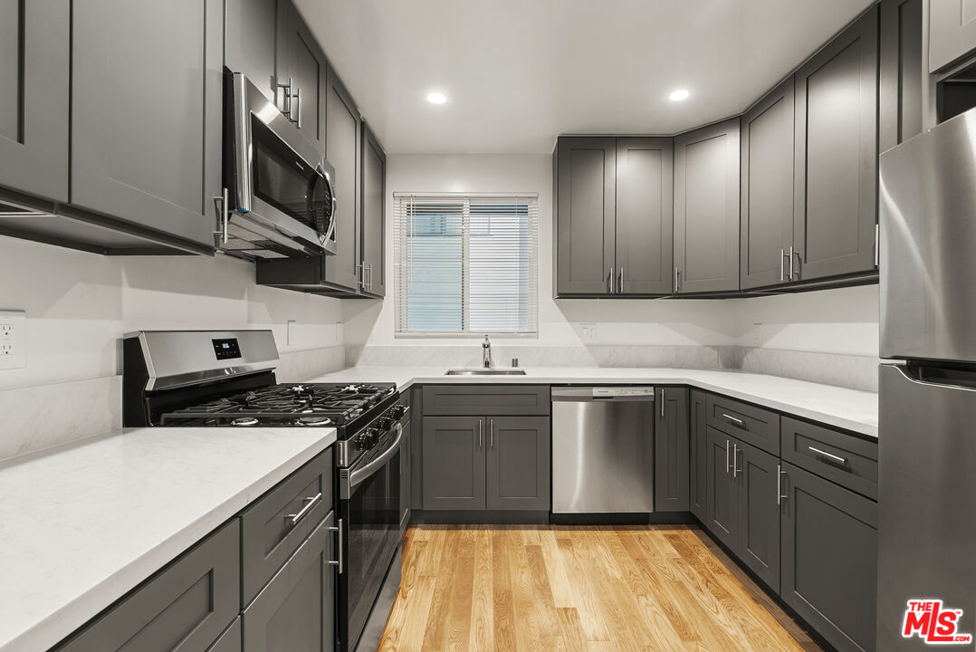 1235 N Harper Ave Unit: 20