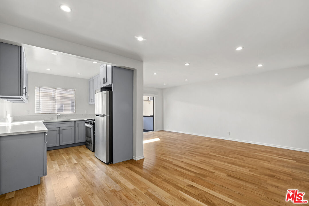 1425 N Harper Ave Unit: 3