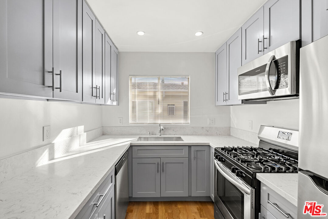 1425 N Harper Ave Unit: 3