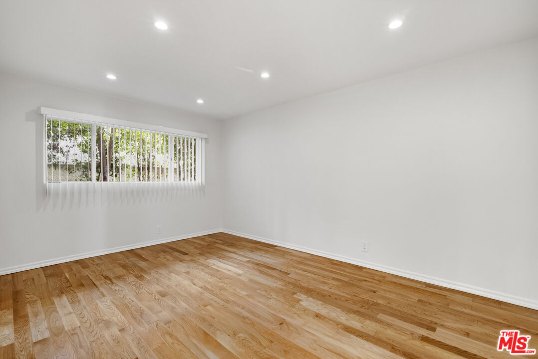 1425 N Harper Ave Unit: 3
