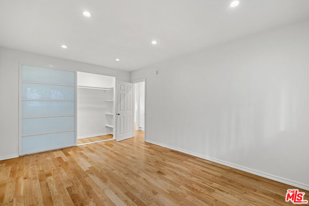 1425 N Harper Ave Unit: 3