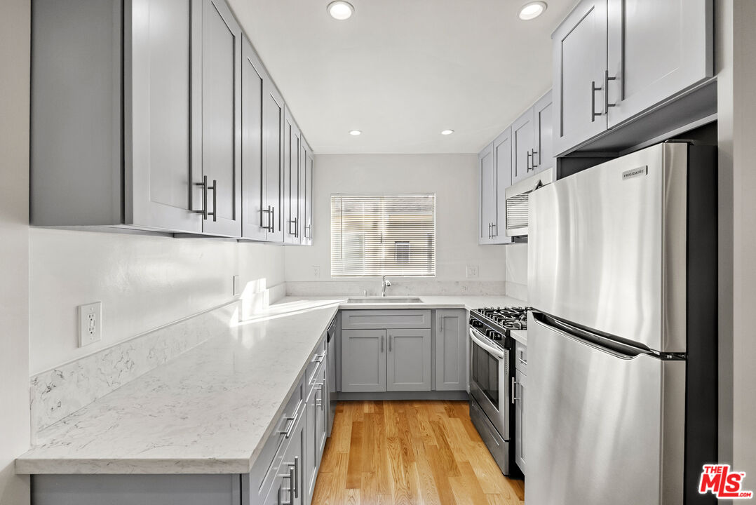 1425 N Harper Ave Unit: 3